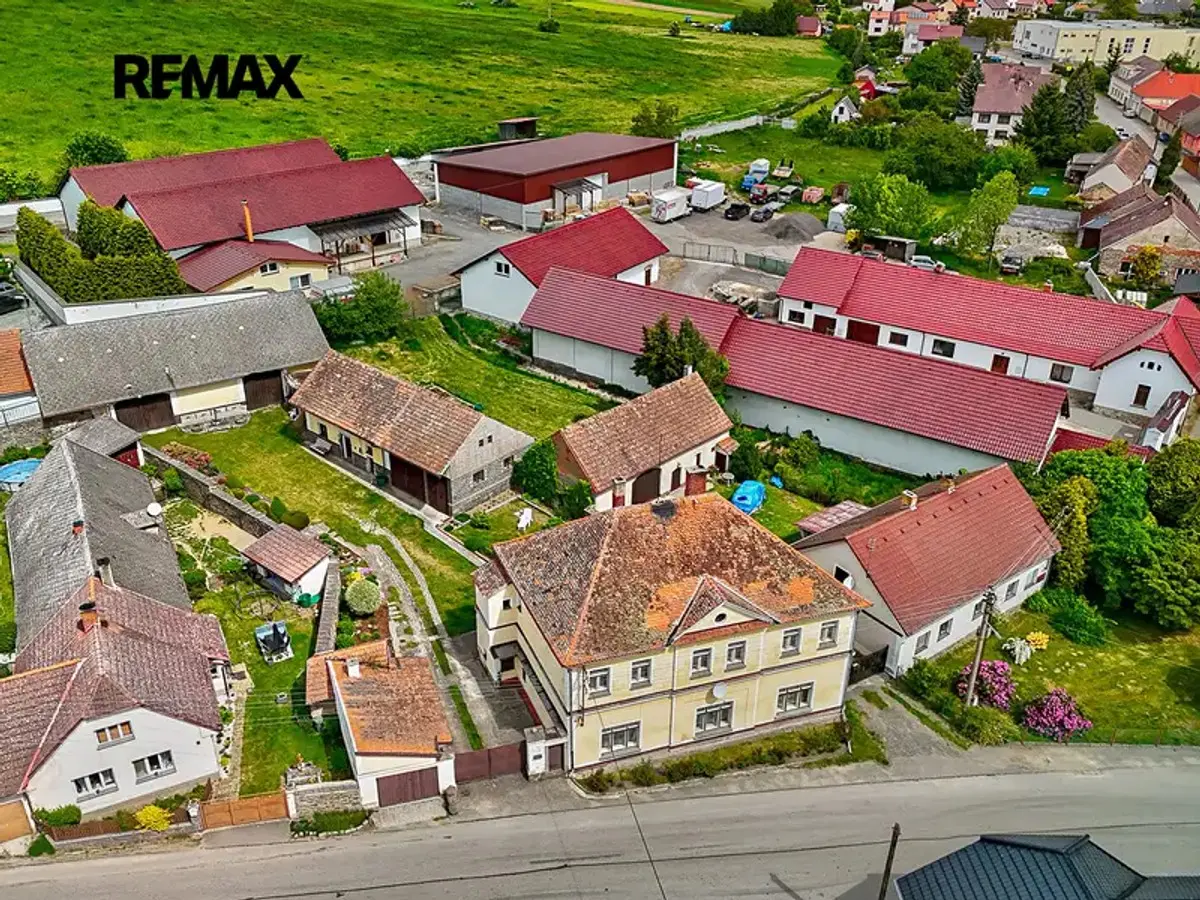 Prodej domu 200 m², Kozárovice