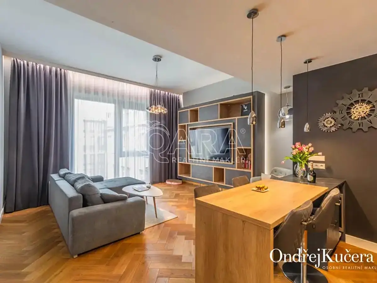 Prodej bytu 2+kk 61 m², Dlážděná · Nové Město
