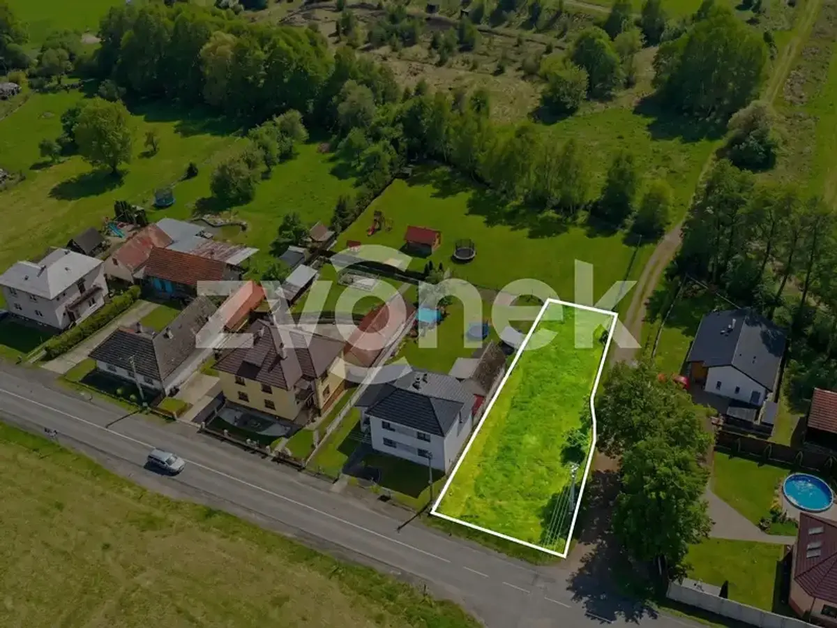 Prodej pozemku 600 m², Březůvky · okres Zlín