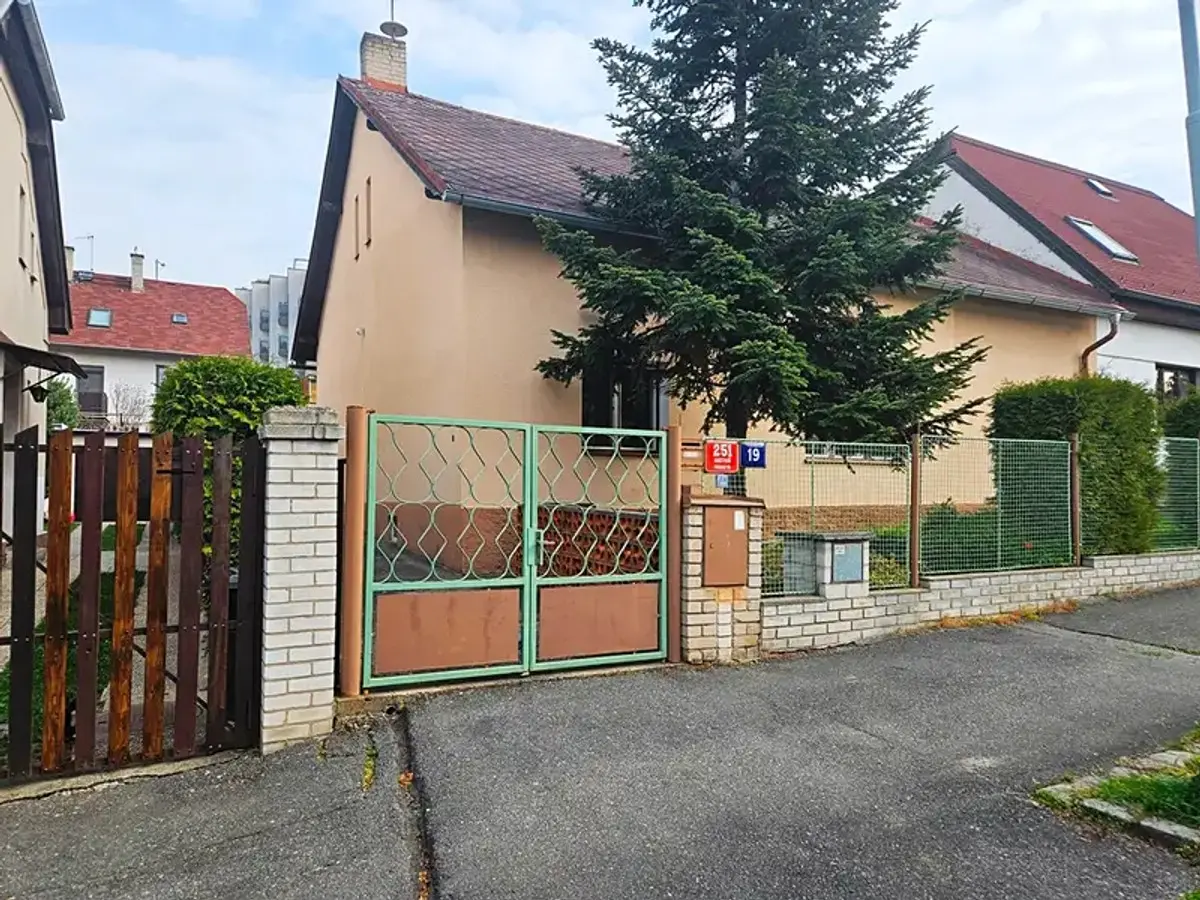 Prodej domu 89 m², V Nové Hostivaři · Hostivař