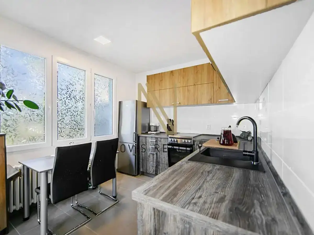Prodej bytu 3+1 88 m², Poděvousy