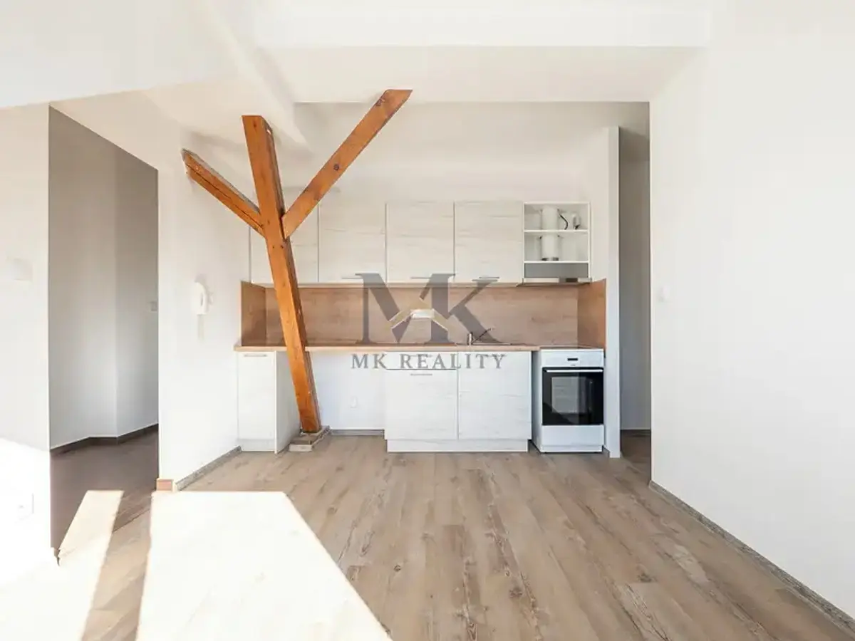 Prodej bytu 2+kk 32 m², Tolarova · Volary