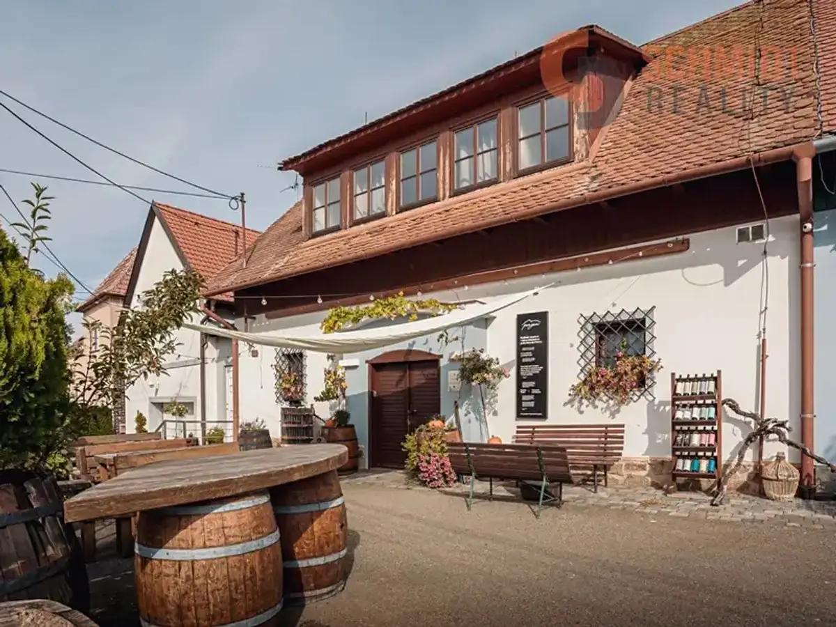 Prodej domu 300 m², Perná · okres Břeclav