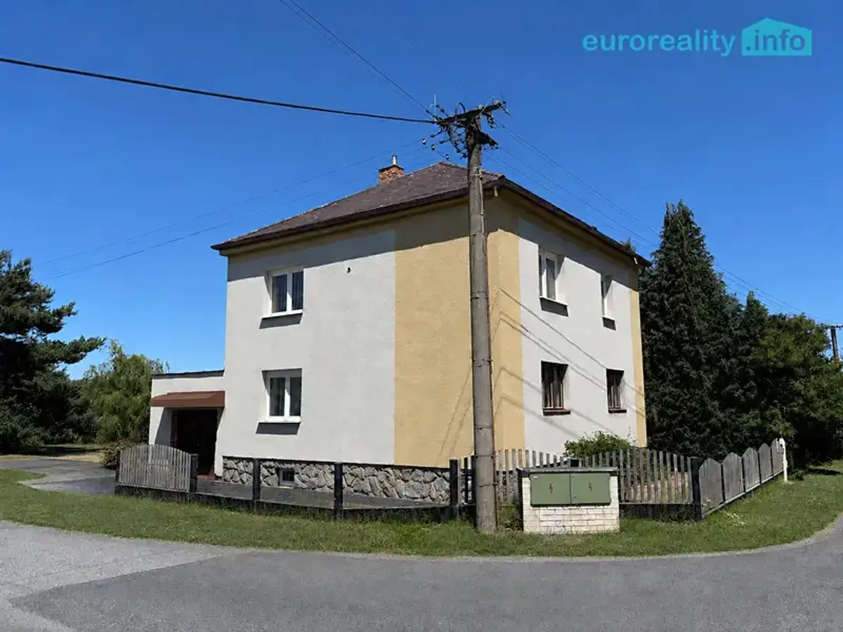 Prodej domu 220 m², Náves republiky · Šťáhlavy