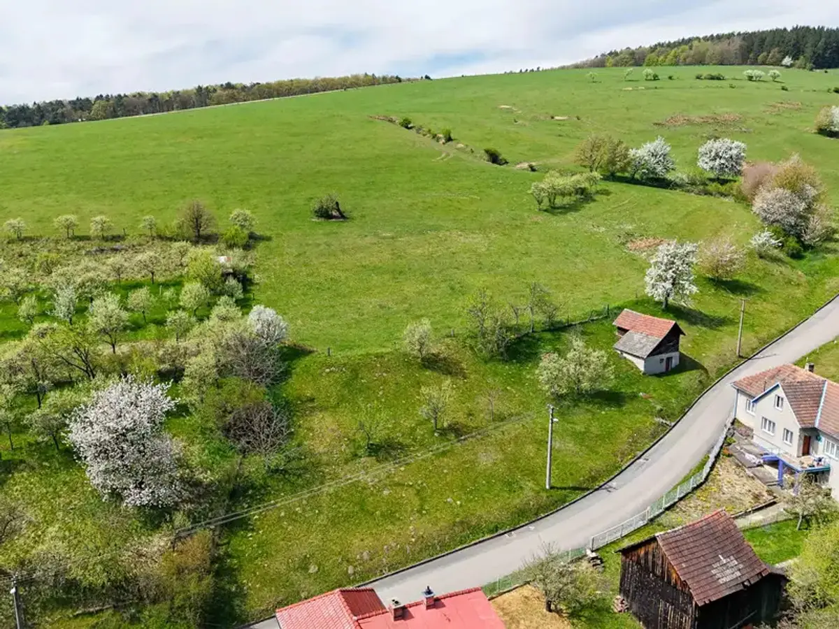 Prodej pozemku 6505 m², Slopné · okres Zlín