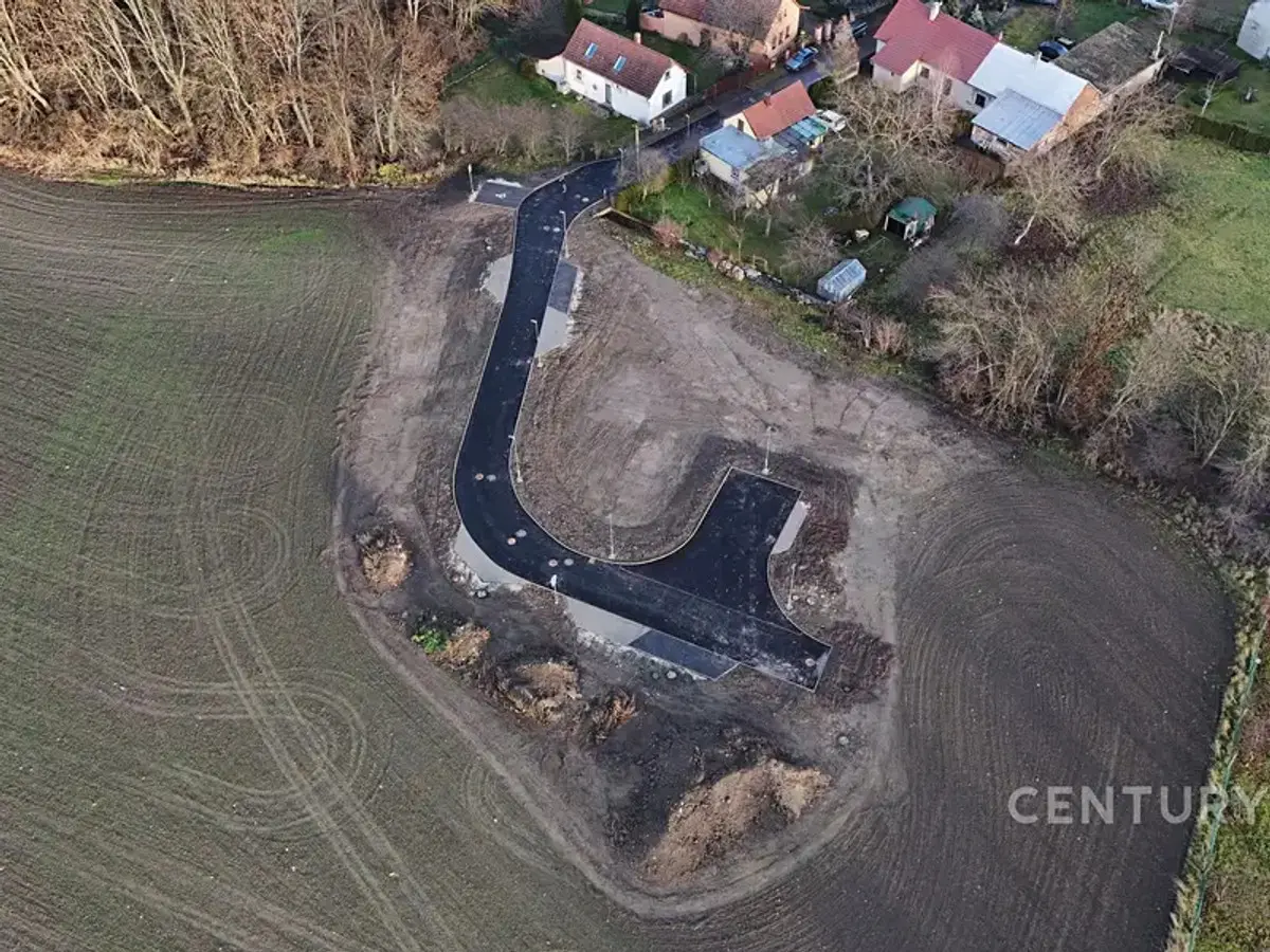 Prodej pozemku 806 m², Jankovice · okres Pardubice