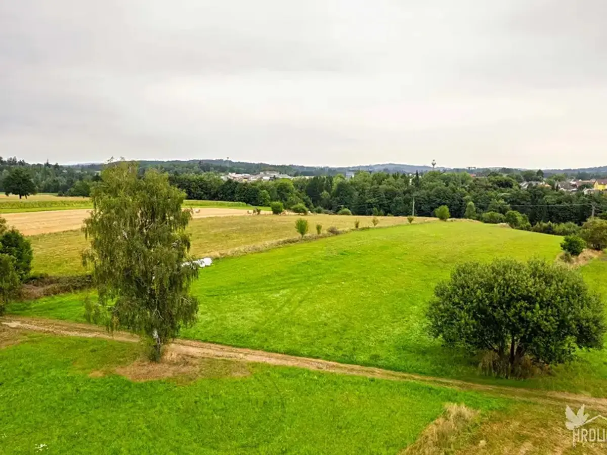Prodej pozemku 1401 m², Strmilov · okres Jindřichův Hradec