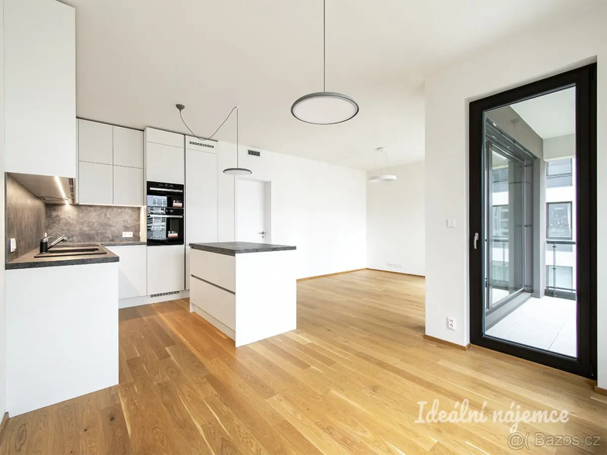 Pronájem bytu 4+kk 101 m², Strašnice