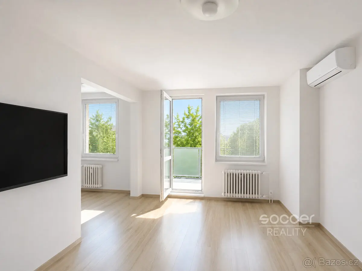 Pronájem bytu 3+1 72 m², Újezd u Průhonic