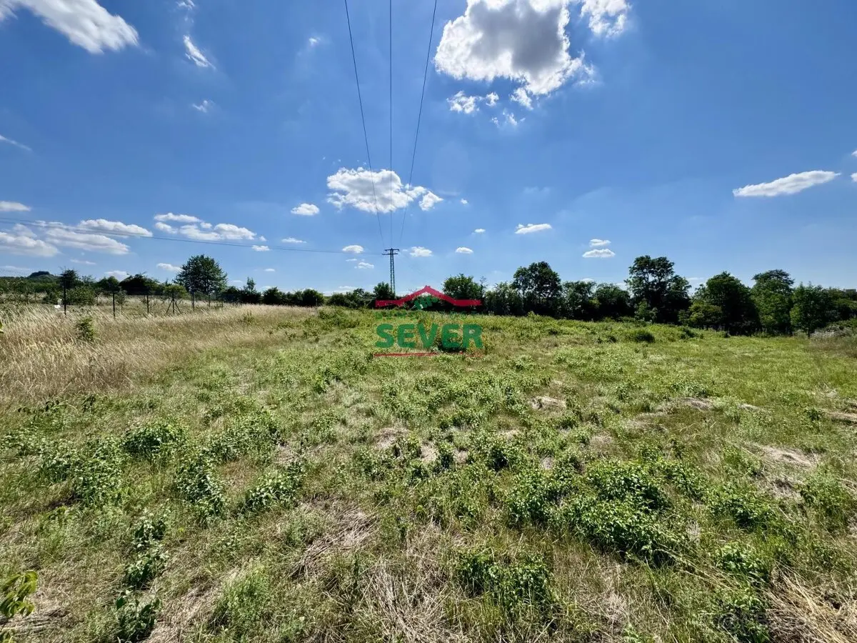 Prodej pozemku 2160 m², Louny · 439 01
