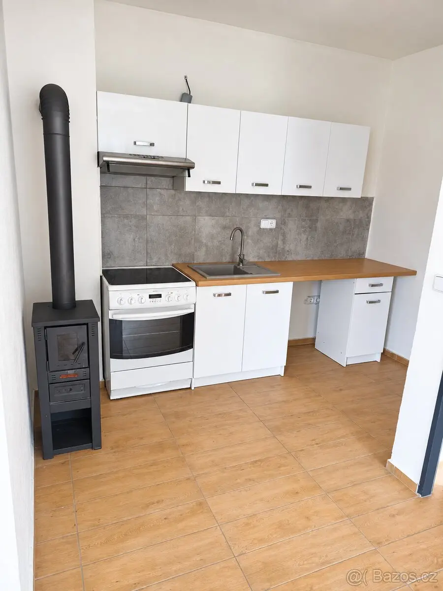 Pronájem bytu 1+kk 36 m², České Budějovice · 375 01