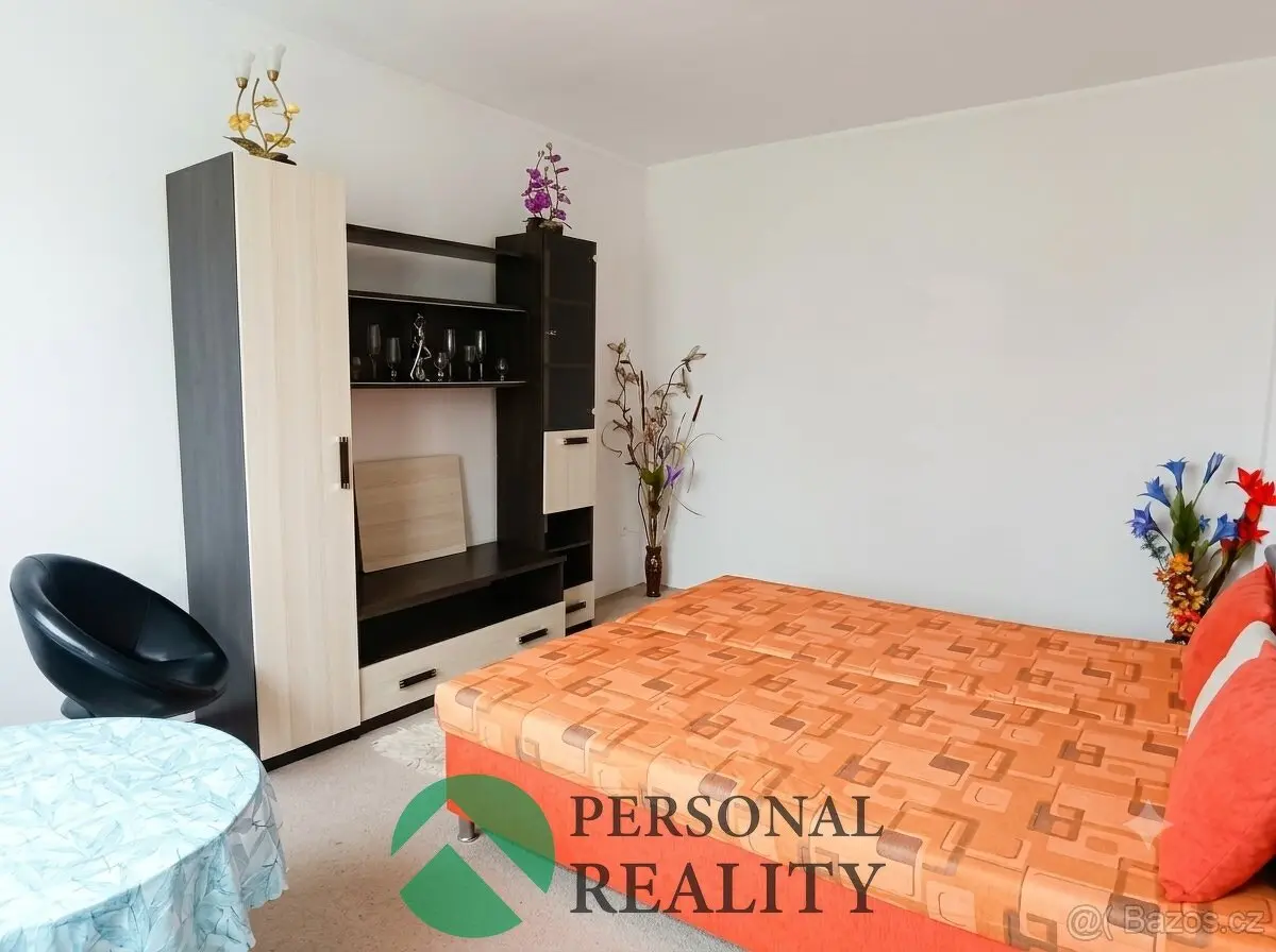 Pronájem bytu 1+1 34 m², Karlovy Vary · 364 71