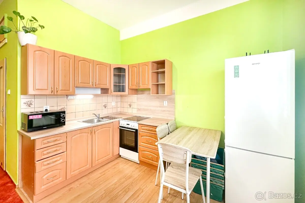 Pronájem bytu 1+kk 26 m², Husova · Kolín