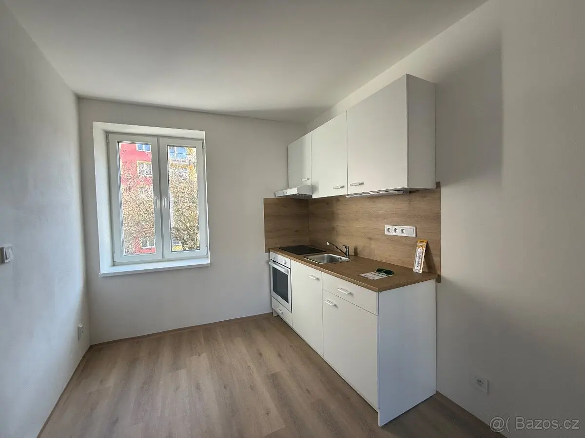 Pronájem bytu 2+1, Cheb · 352 01