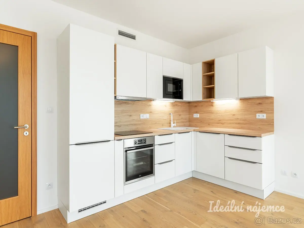 Pronájem bytu 3+kk 92 m², Smíchov