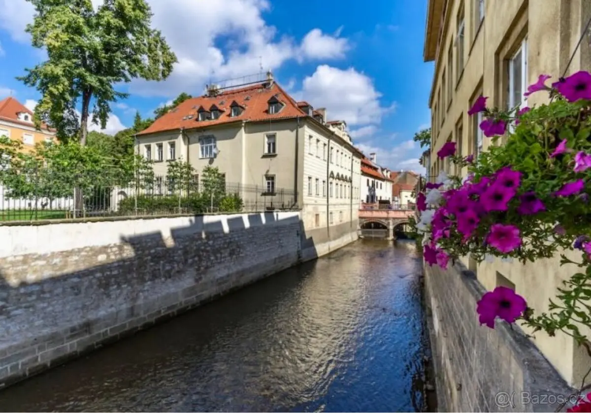 Prodej bytu 2+1 56 m², Malá Strana