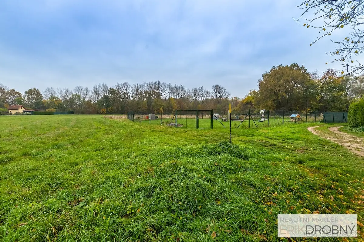 Prodej pozemku 518 m², Rosice nad Labem · Pardubice