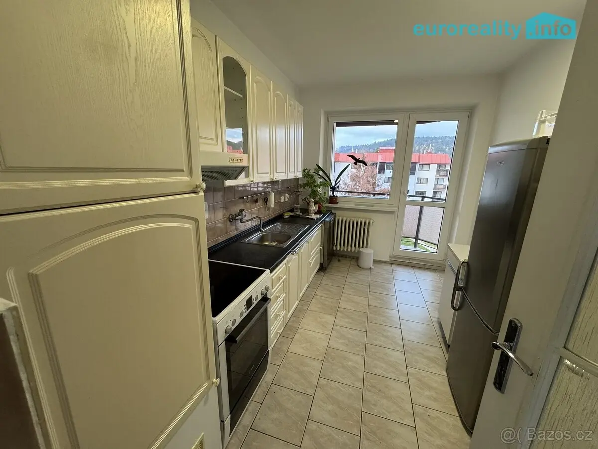 Pronájem bytu 3+1 90 m², Cheb · 353 01