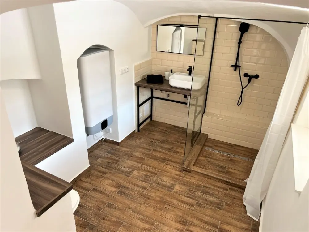 Pronájem bytu 1+kk 25 m², Znojmo · 669 02