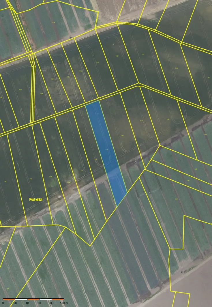 Prodej pozemku 3950 m², Mochov