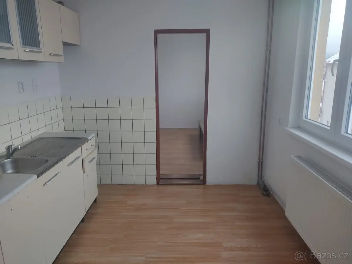 Pronájem bytu 3+1 60 m², Pelhřimov · 394 94