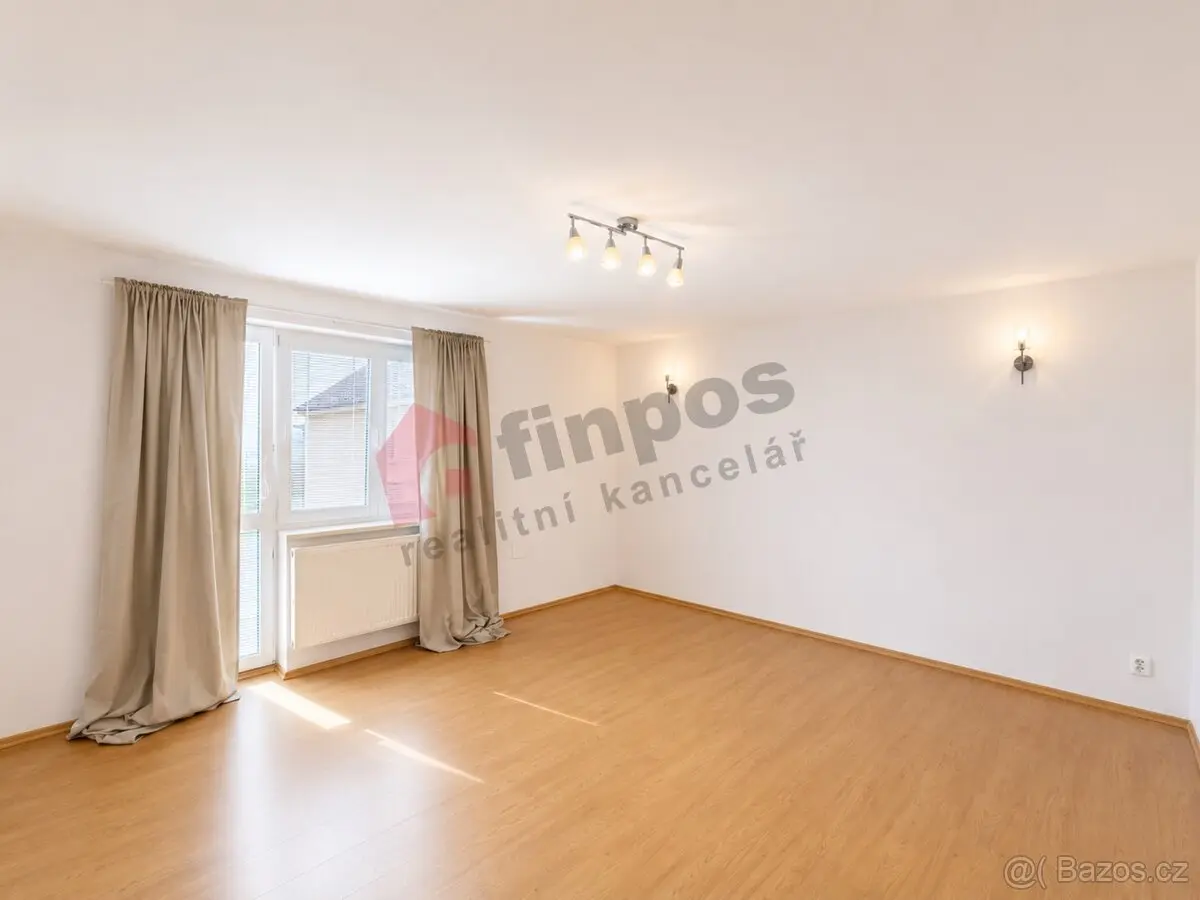 Pronájem bytu 3+1 65 m², Benešov · 258 01