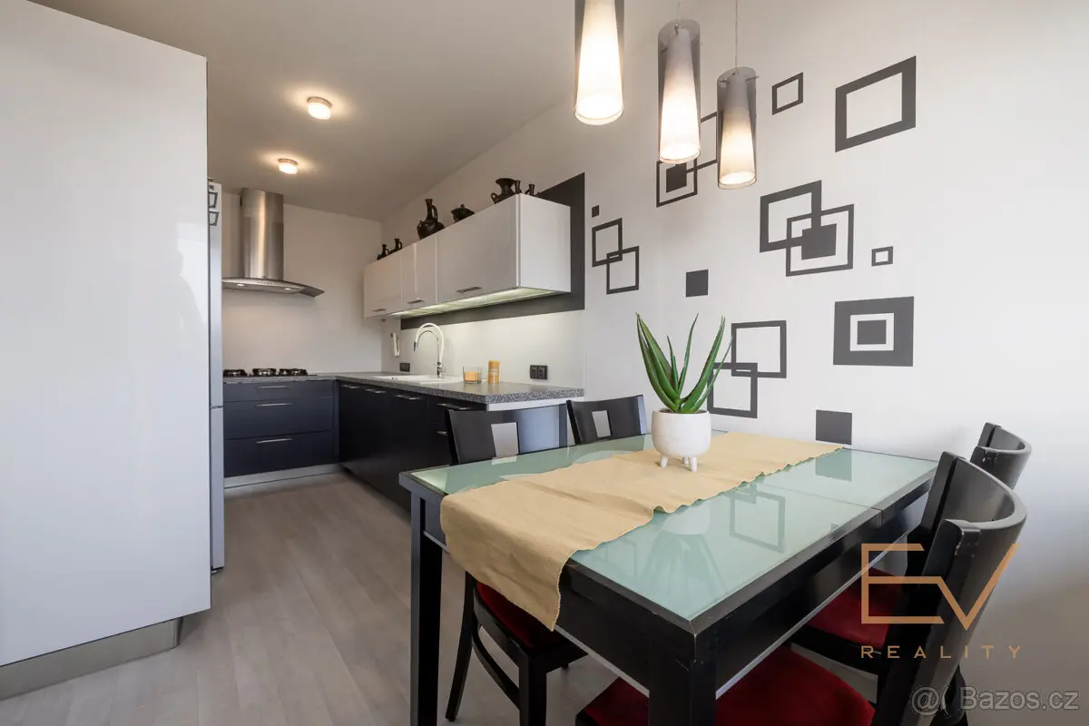 Prodej bytu 3+1 70 m², Řepy