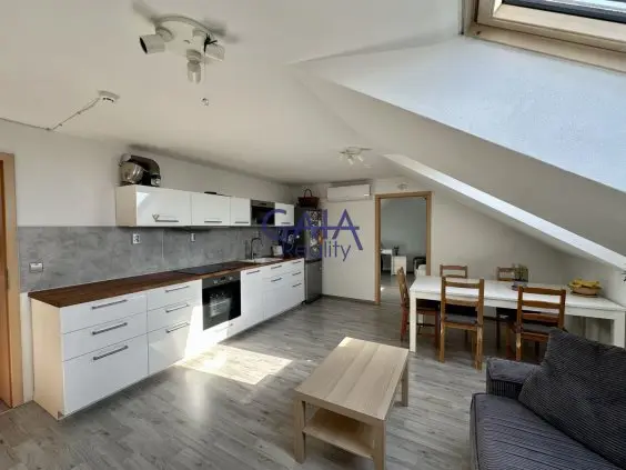 Prodej bytu 3+kk 81 m², Hodonín · 696 42