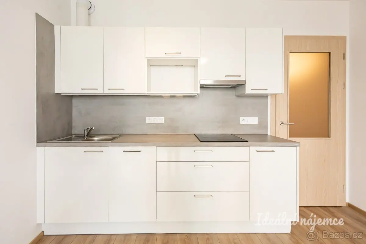 Pronájem bytu 2+kk 44 m², Újezd u Průhonic