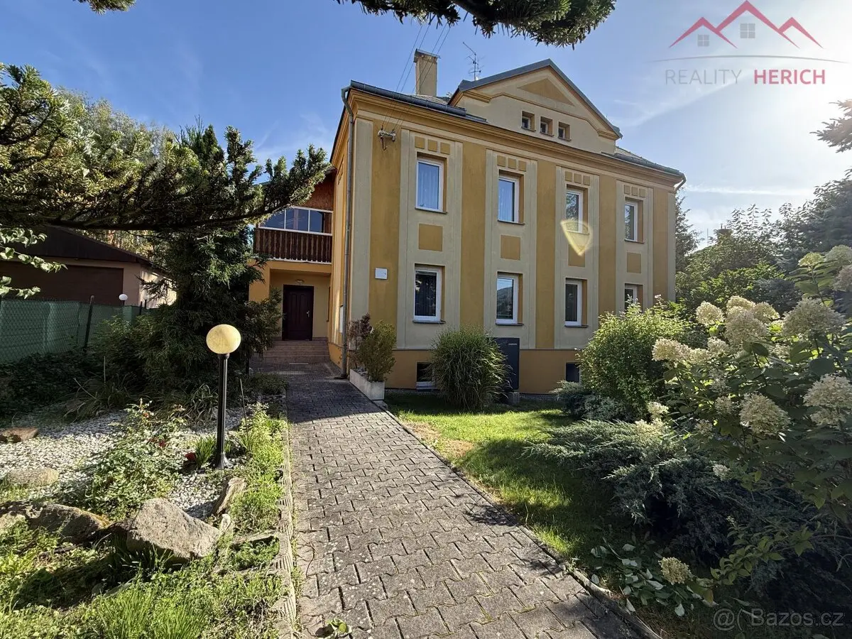 Prodej domu 1034 m², Děčín