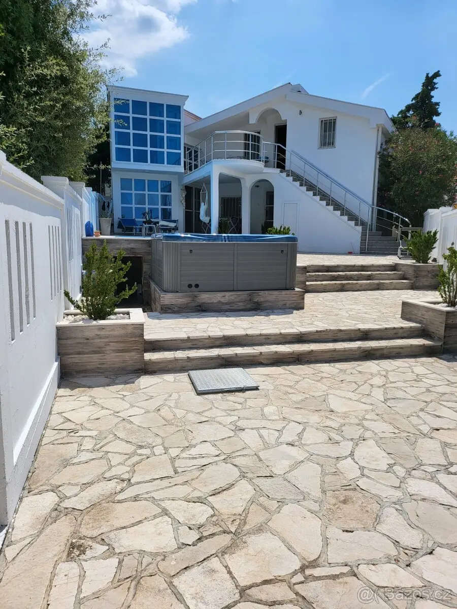 Prodej domu 250 m², Strašnice