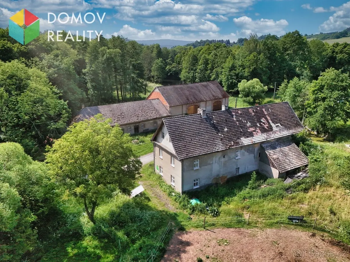Prodej domu 4286 m², Beroun · 267 62