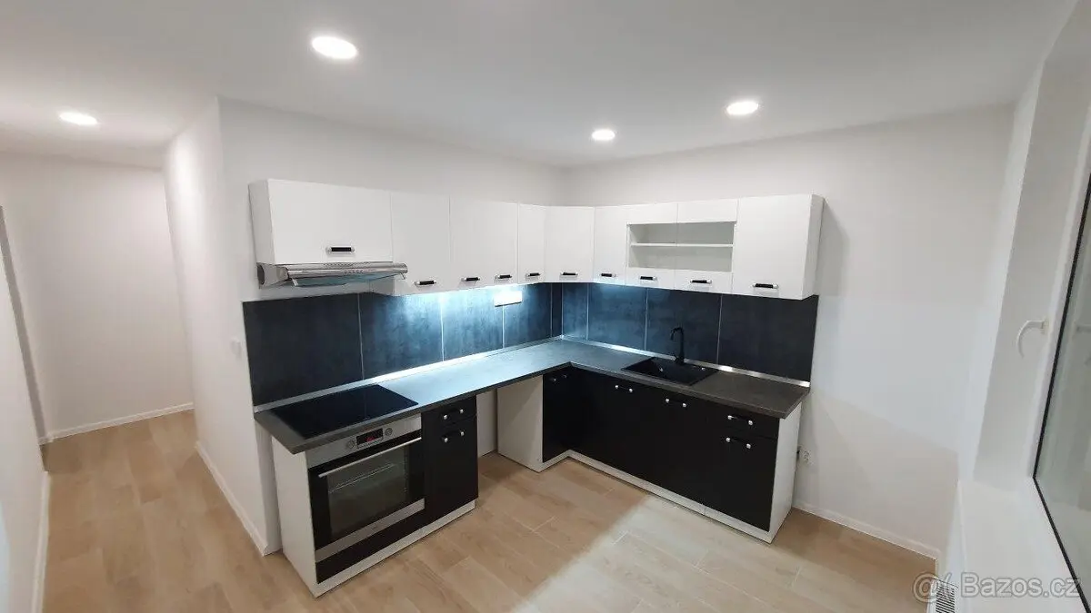 Pronájem bytu 2+1 50 m², Chomutov · 431 11