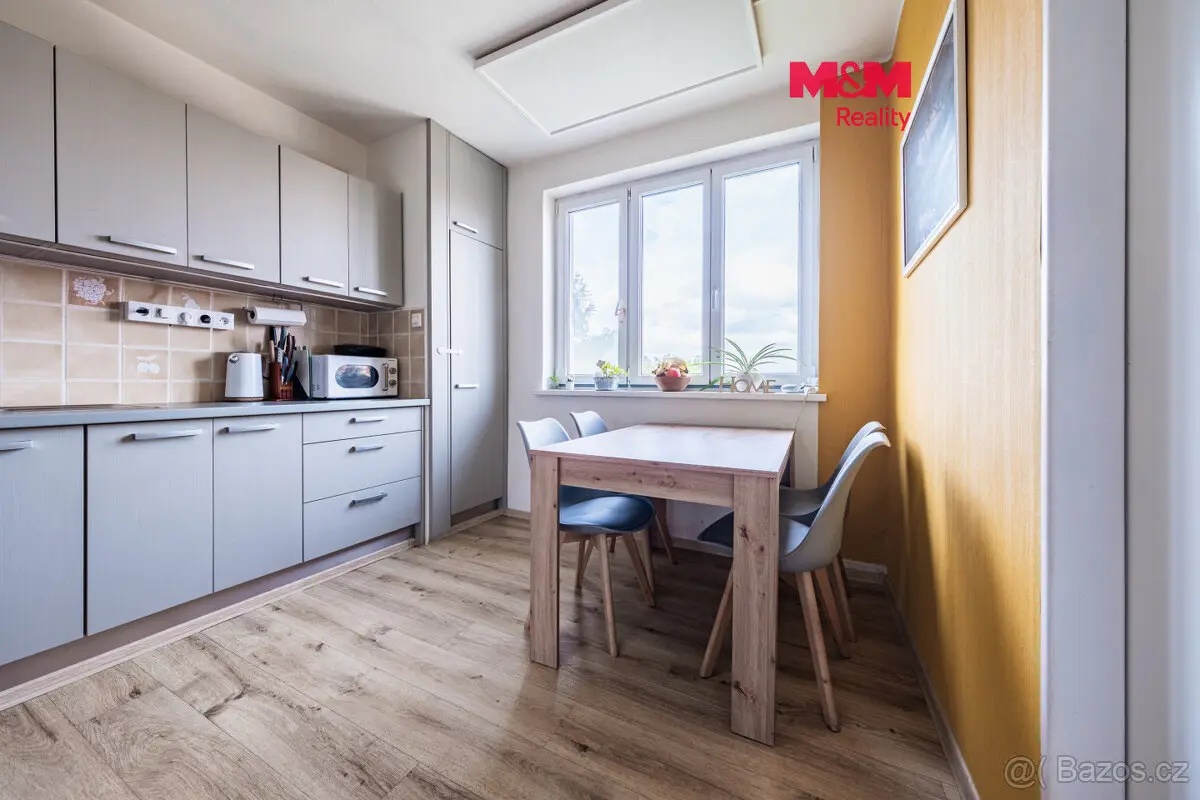 Prodej bytu 4+1 74 m², Klecany
