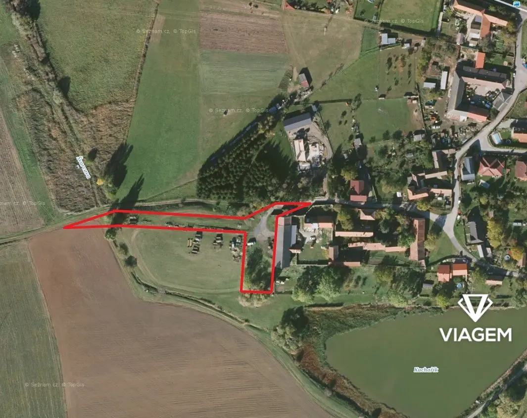 Prodej pozemku 3906 m², Třebotov