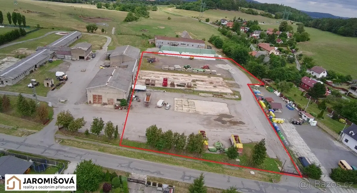 Pronájem pozemku 8350 m², Benešov · 257 44