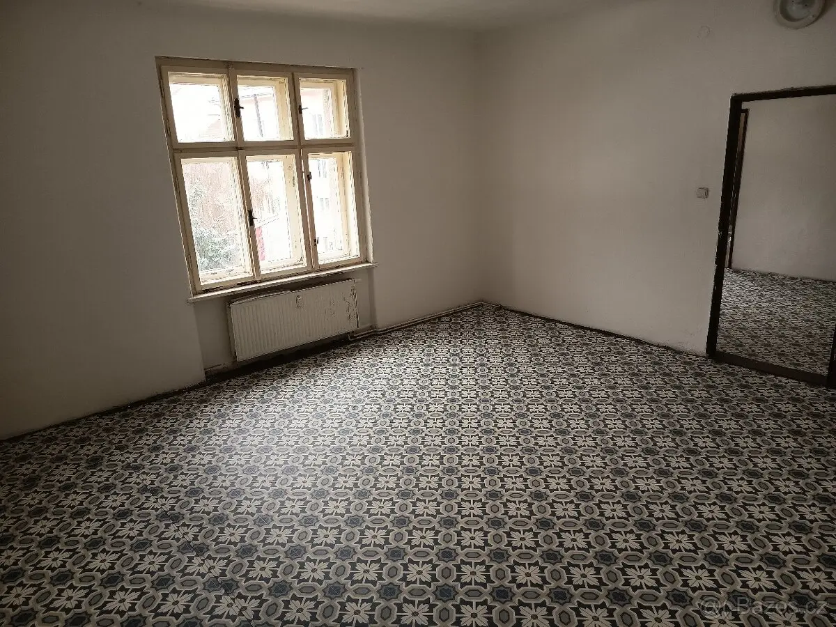 Pronájem bytu 2+1 10 m², Děčín