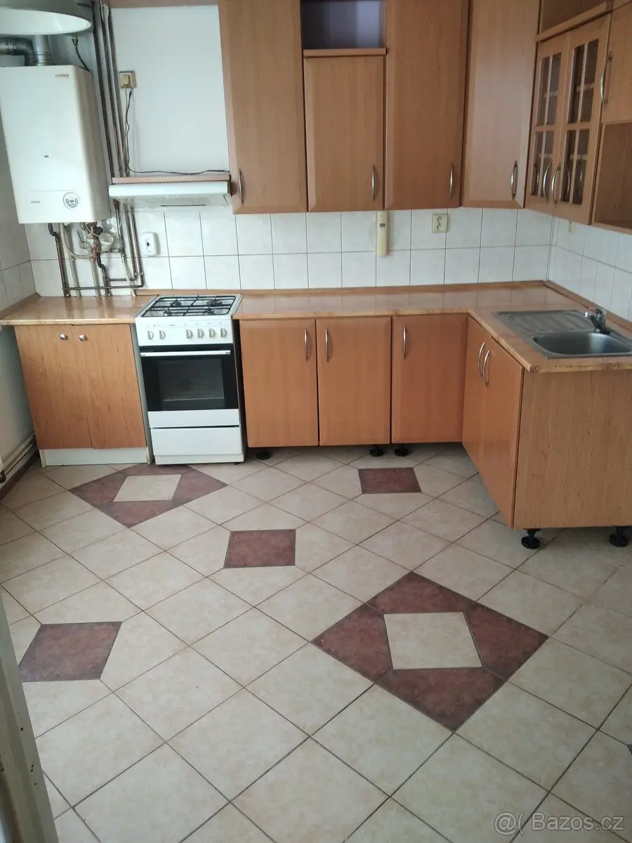 Pronájem bytu 3+1 63 m², Karlovy Vary