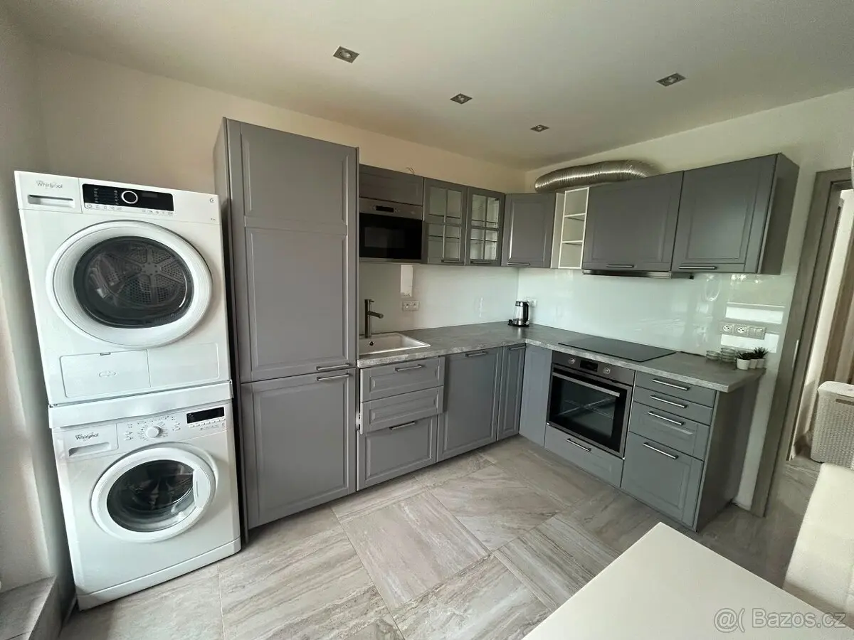 Prodej bytu 3+1 70 m², Letňany