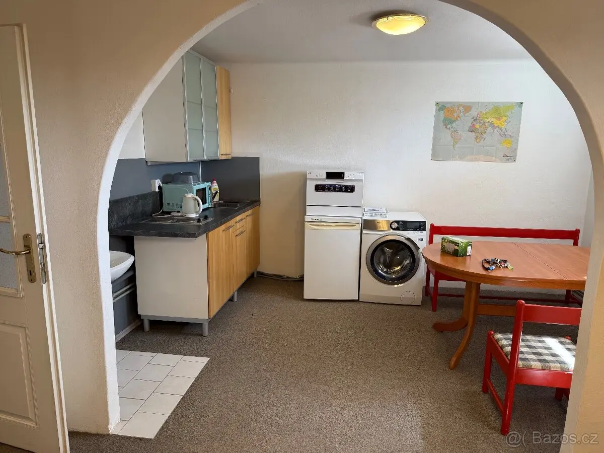 Pronájem bytu 1+1 40 m², Řevnice