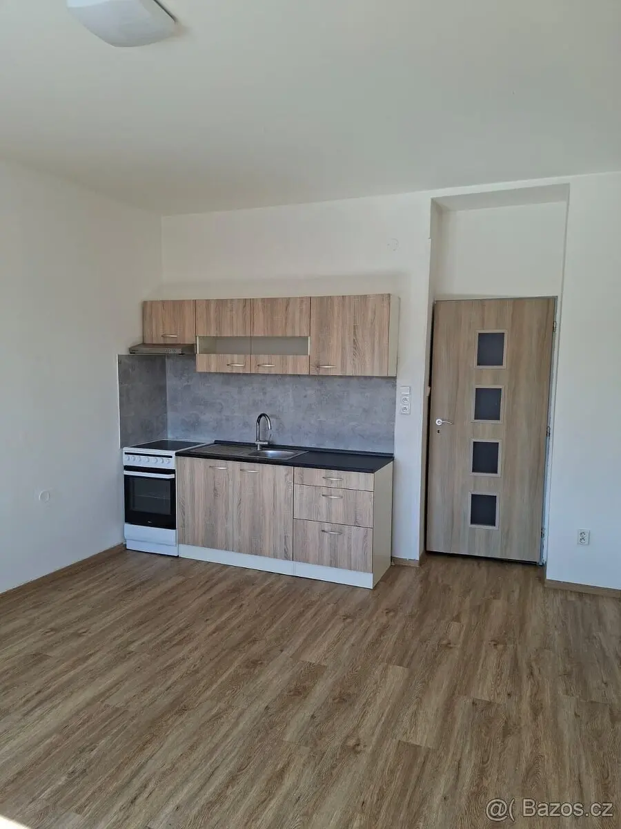 Pronájem bytu 2+kk 44 m², U Koruny · Pražské Předměstí - sever · Hradec Králové