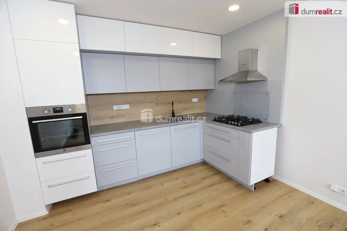 Prodej bytu 3+kk 65 m², Modřany