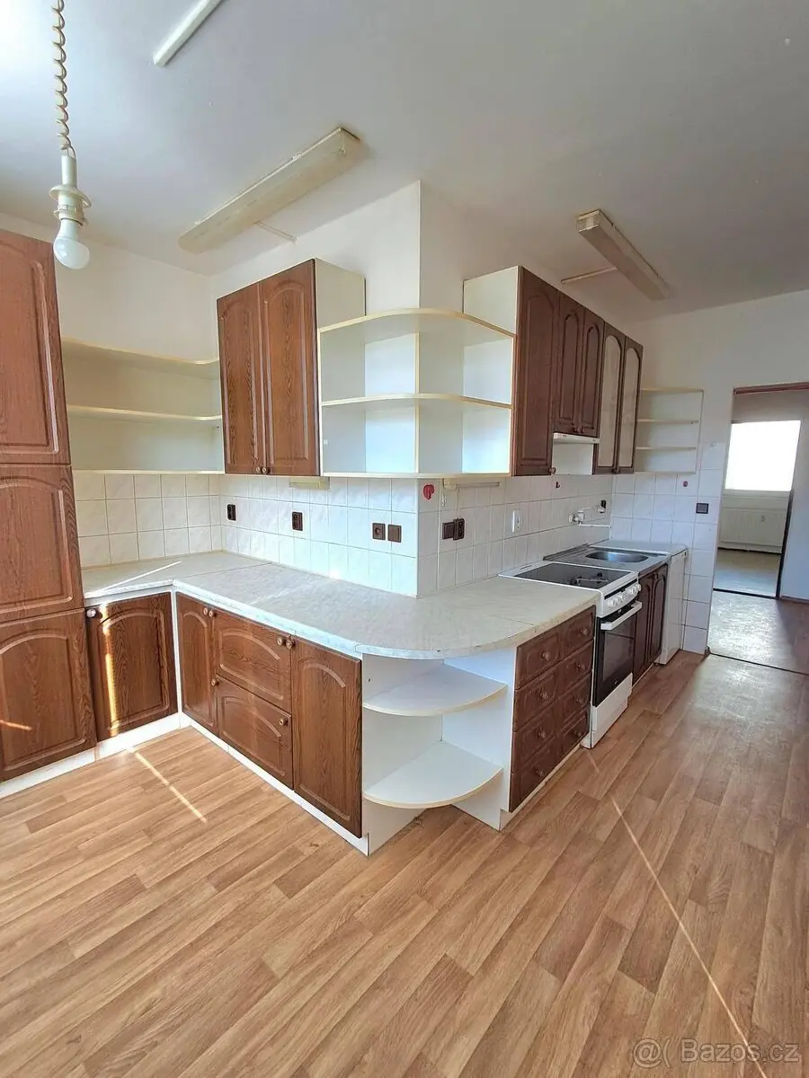 Prodej bytu 3+1 6 m², Břeclav · 693 01