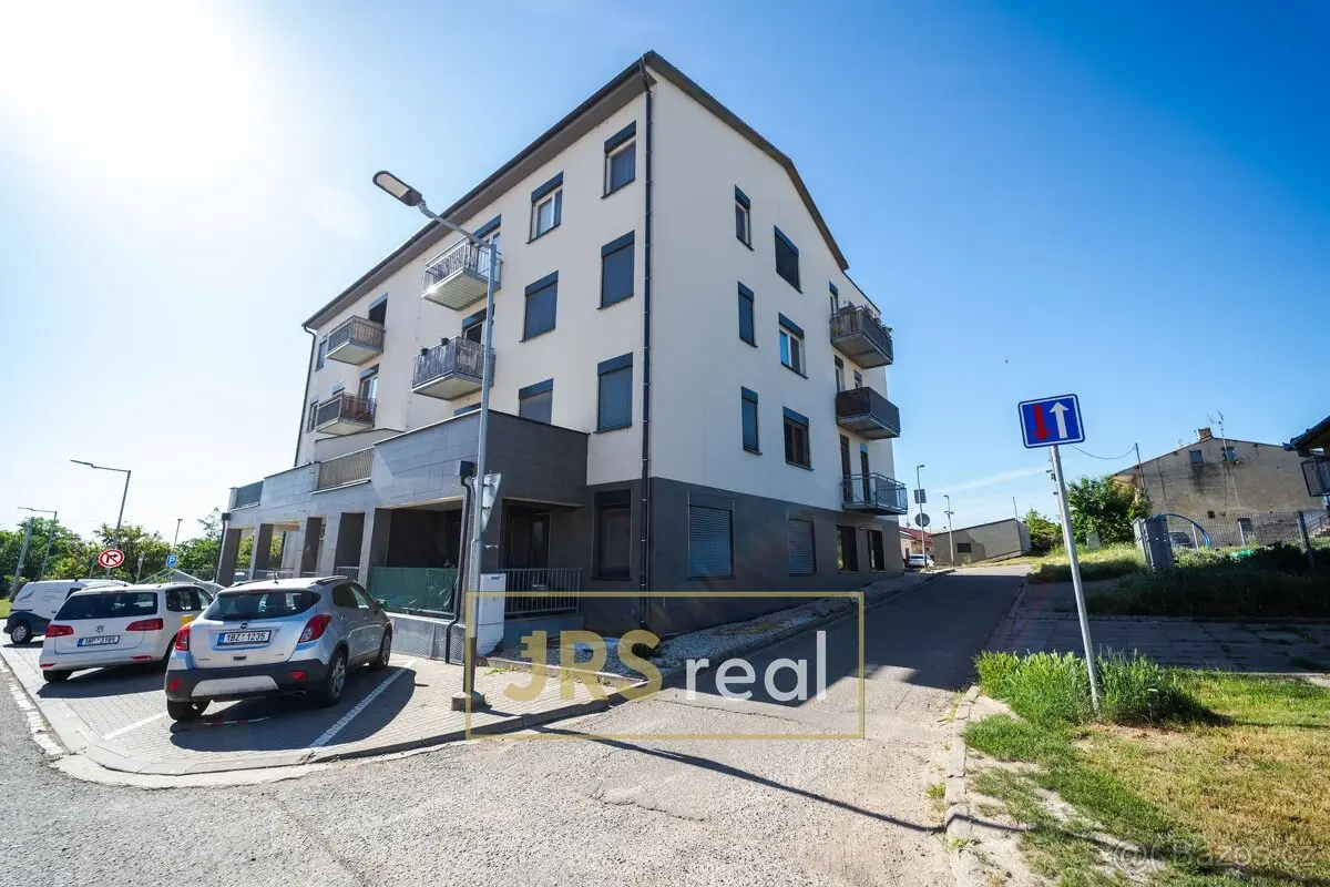 Pronájem bytu 3+kk 63 m², Břeclav · 691 06