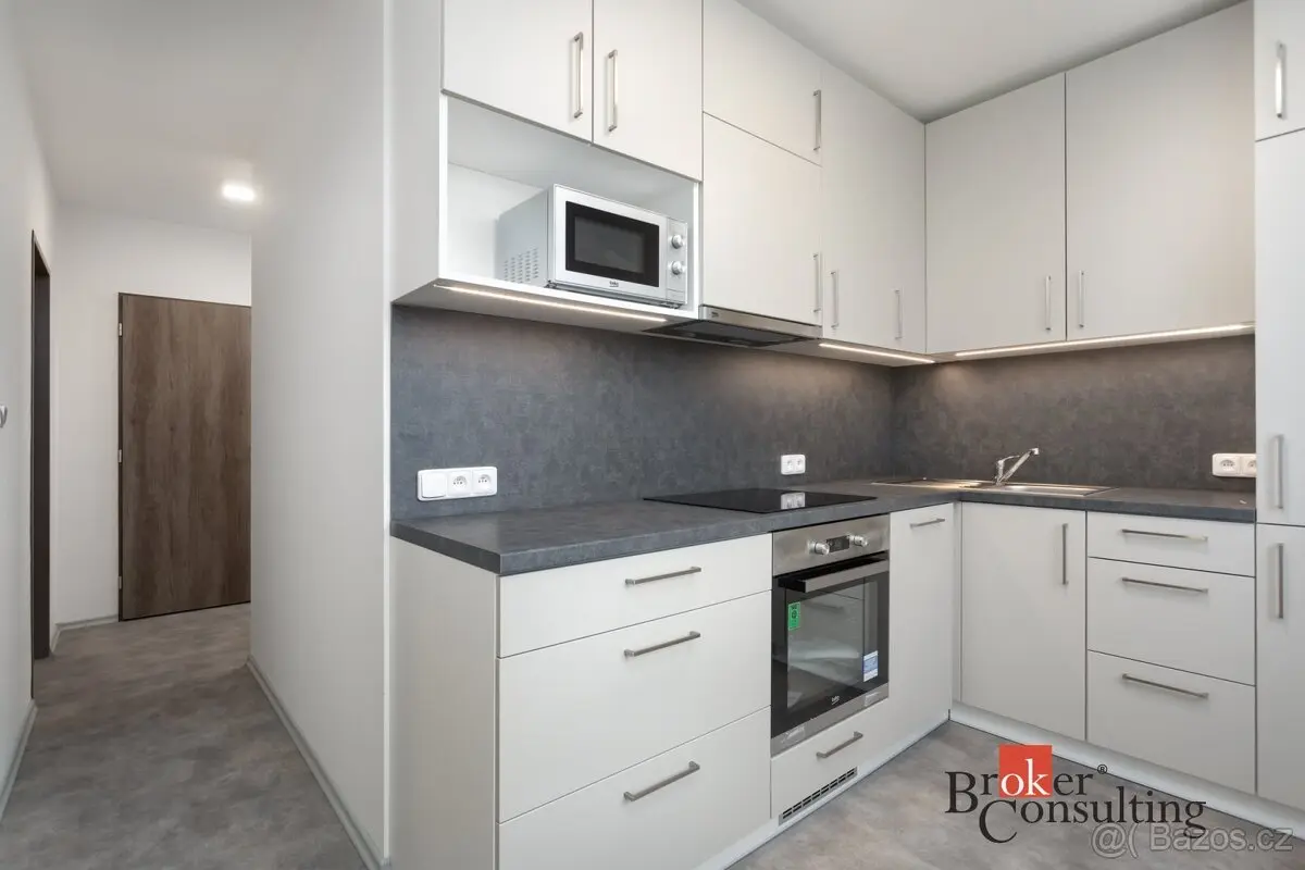 Pronájem bytu 2+1 56 m², Bruntál · 793 68