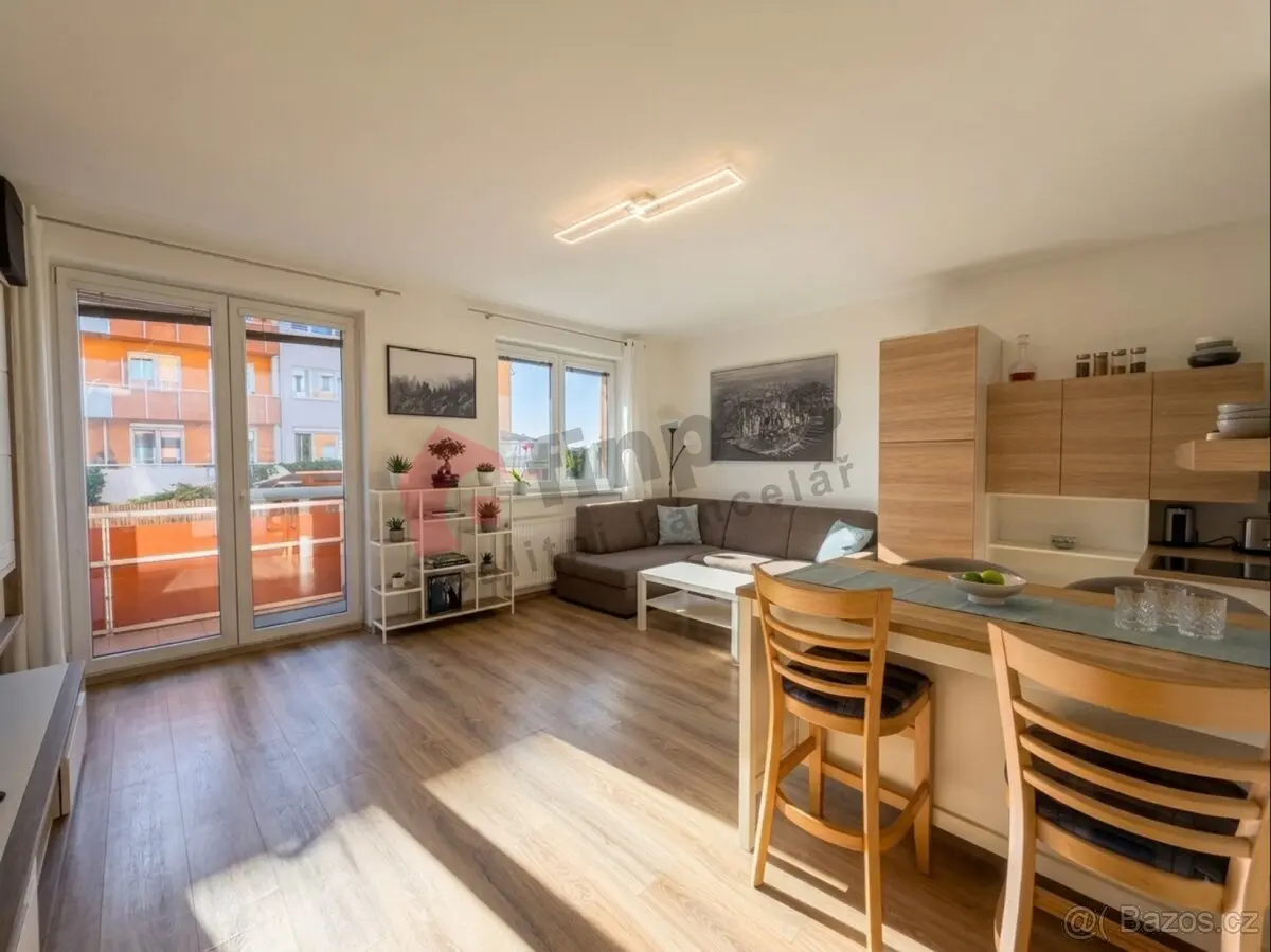 Pronájem bytu 2+kk 52 m², Kyje