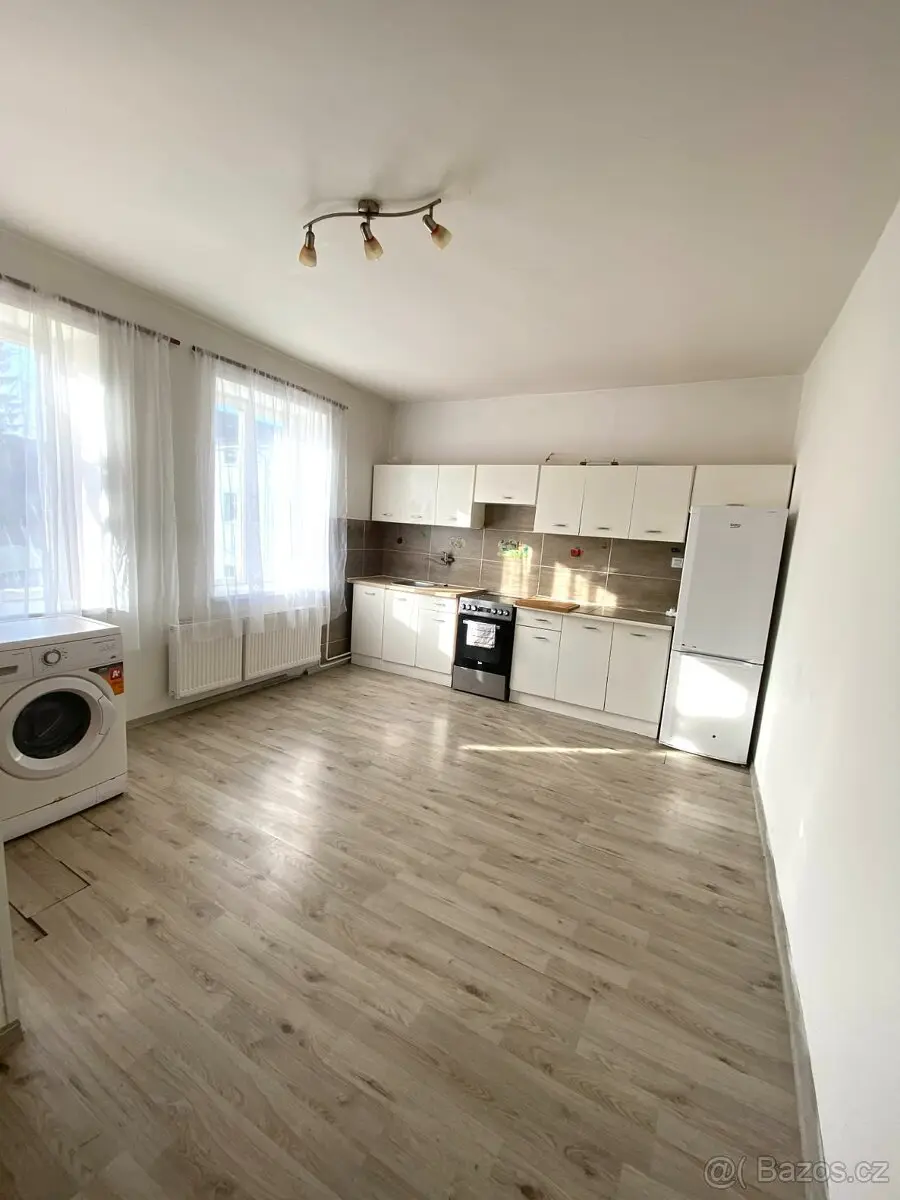 Pronájem bytu 2+1, Děčín · 407 46