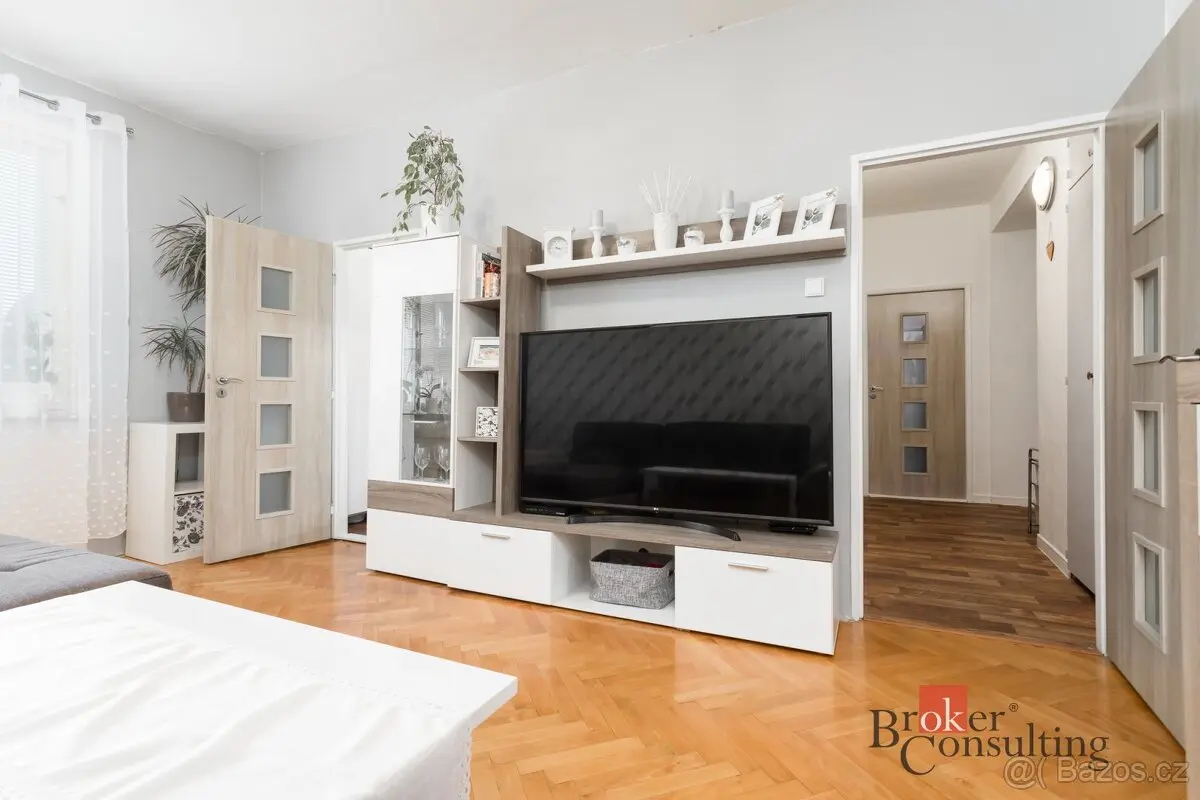 Pronájem bytu 2+1 53 m², Bruntál-město · Bruntál
