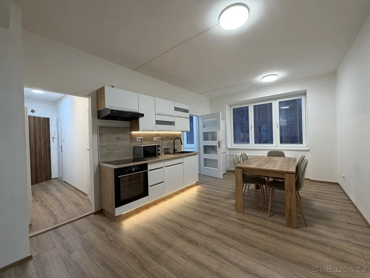 Pronájem bytu 3+kk 50 m², Louny · 438 01