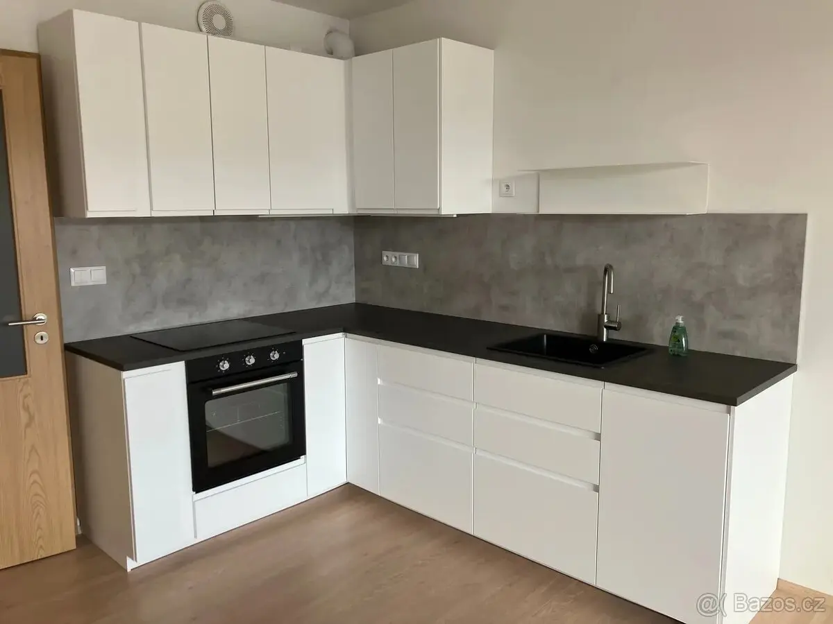 Pronájem bytu 1+kk 29 m², Blansko